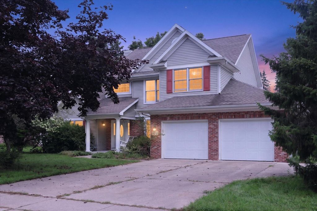 7521 Mac Arthur Lane, Portage city