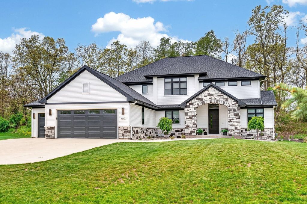 4010 Hollow Wood Drive, Portage city