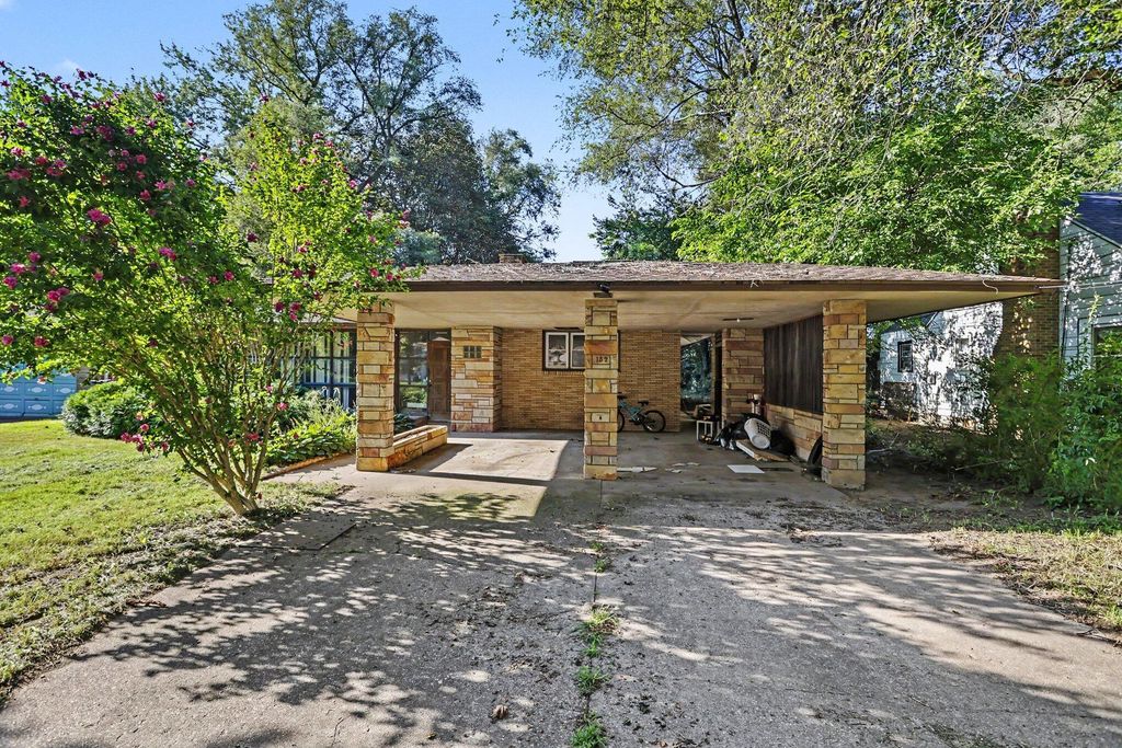 152 Hampton Road, Benton charter township
