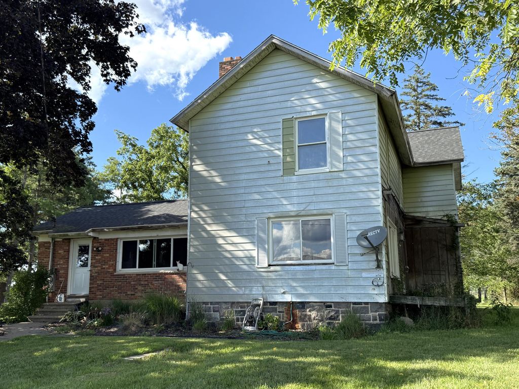 11720 S M 66 Highway, Assyria township