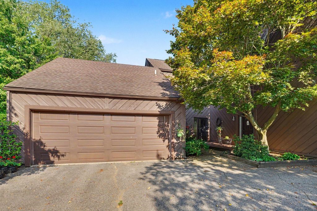 271 Fairway Court Unit: B, Gun Plain township