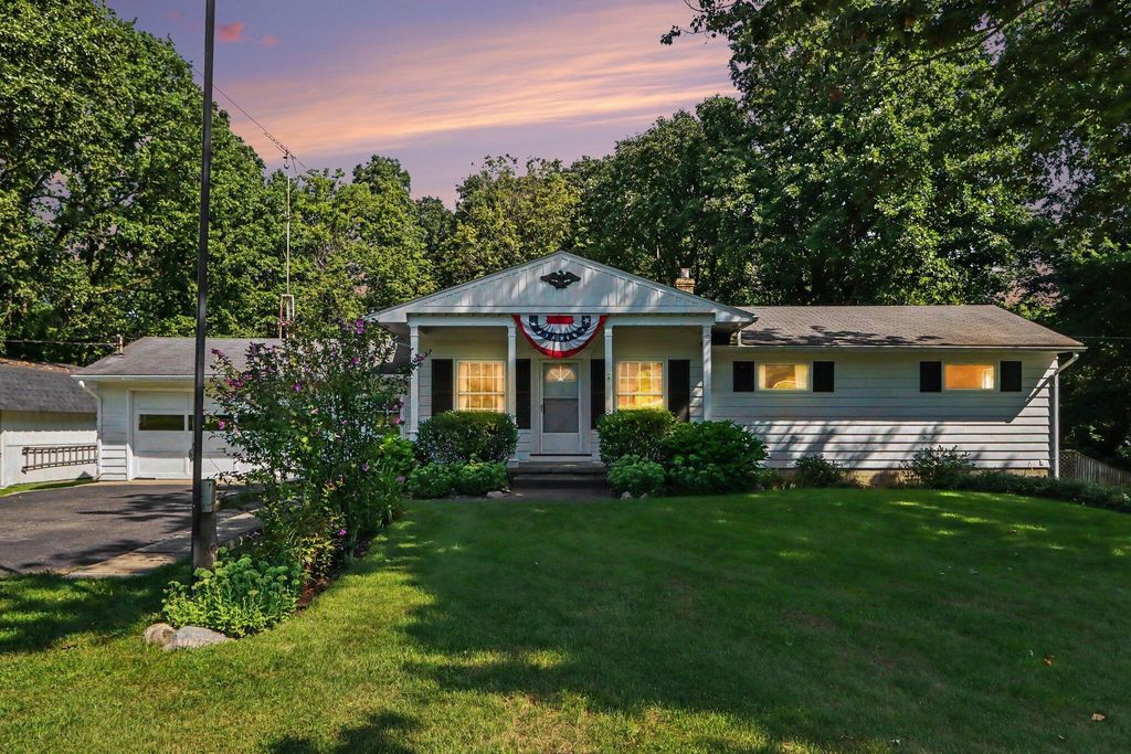 1830 River Street, Comstock charter township