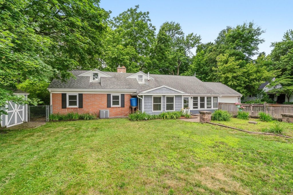 1218 Pinehurst Boulevard, Kalamazoo charter township