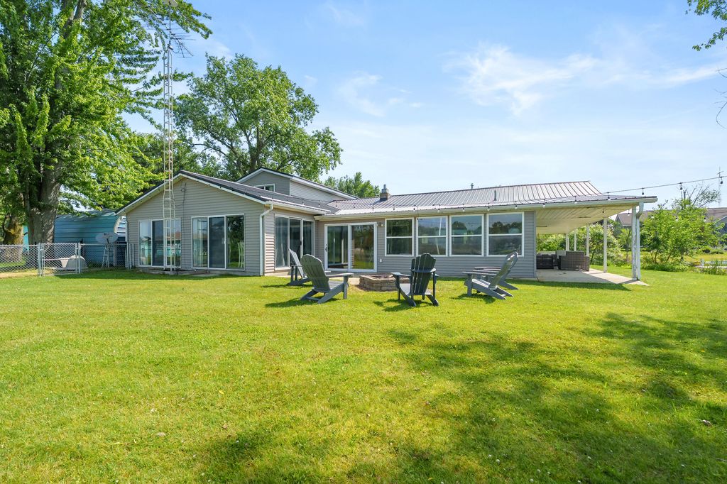 48930 68th Street, Hartford township