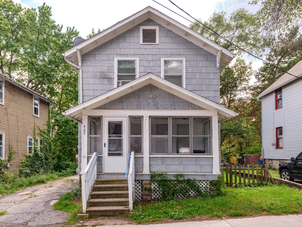 427 Den Adel Court, Kalamazoo city