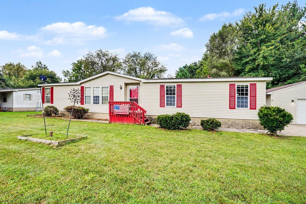 20204 Meadow Drive, Bloomingdale township