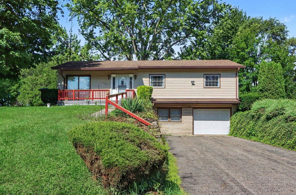 63892 Fairhope Drive, Lawrence township