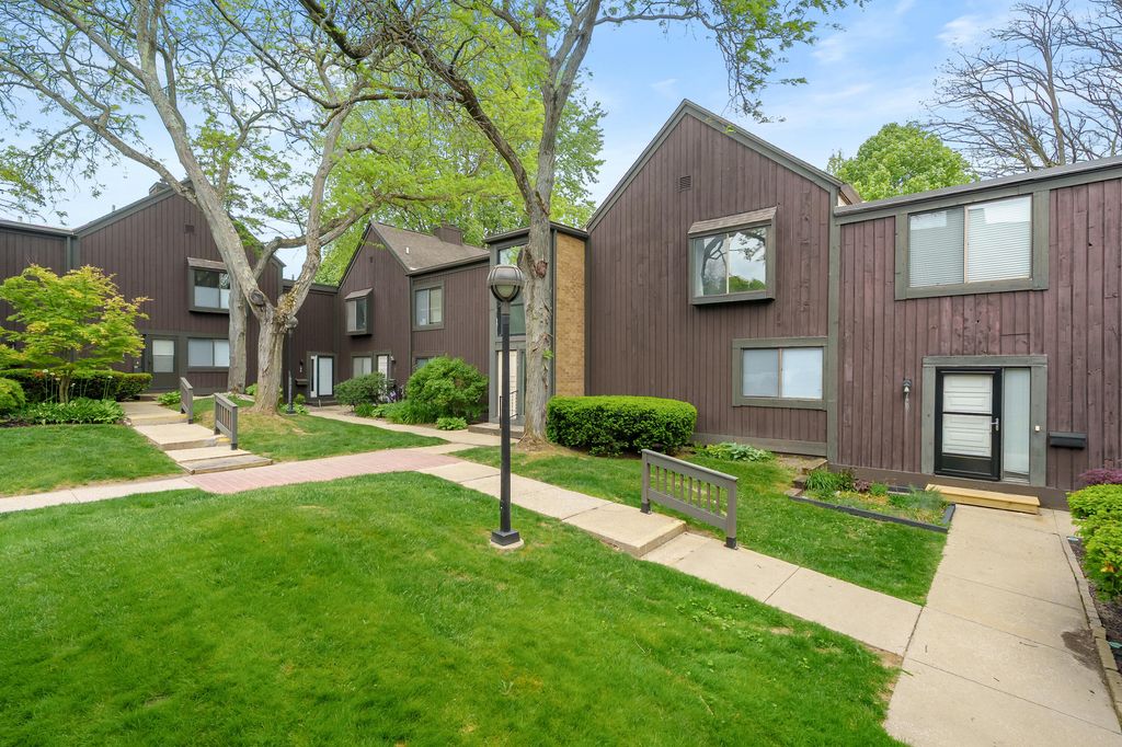 150 Carberry Hill Court Unit: D, Kalamazoo