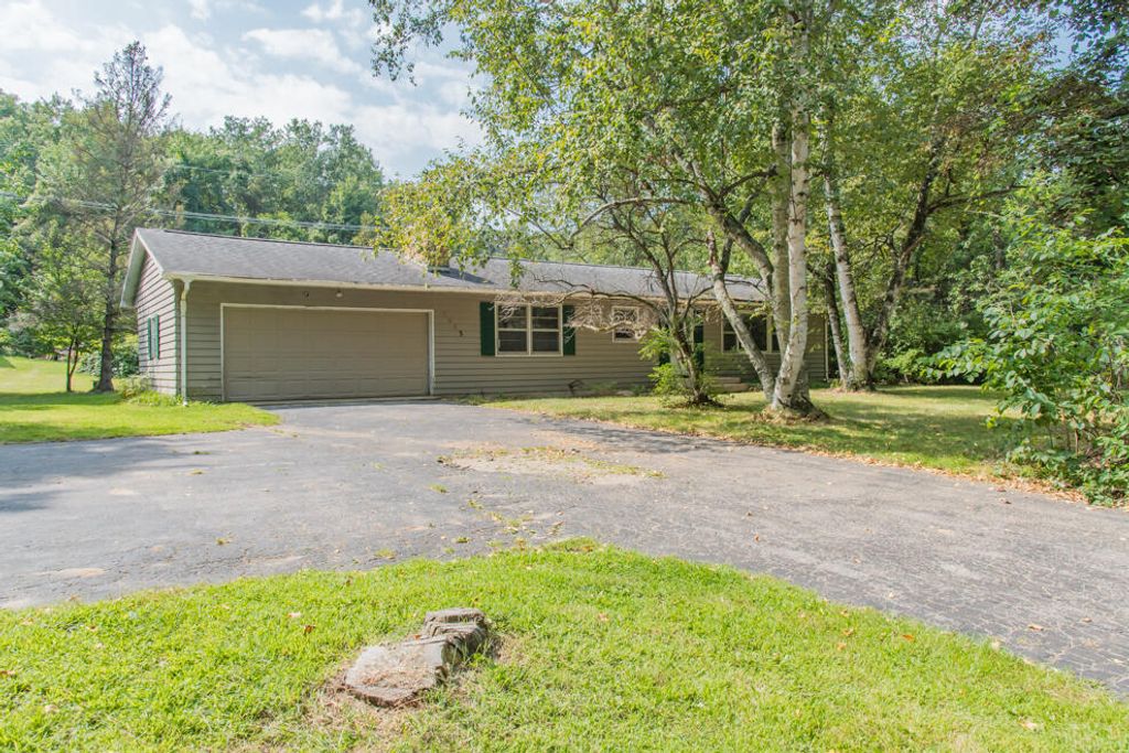 8605 W F Avenue, Alamo township