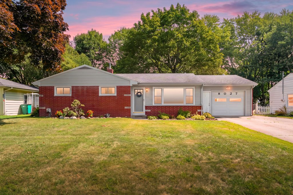 8027 Waylee Street, Portage city