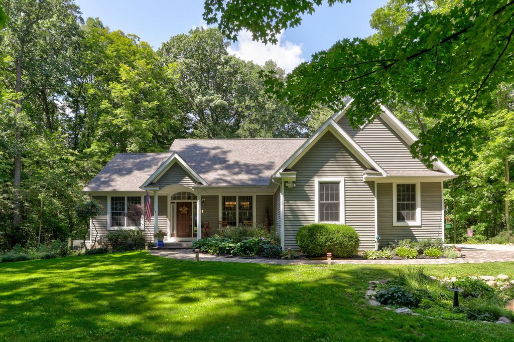 1130 Fallbrook Trail, Trowbridge township