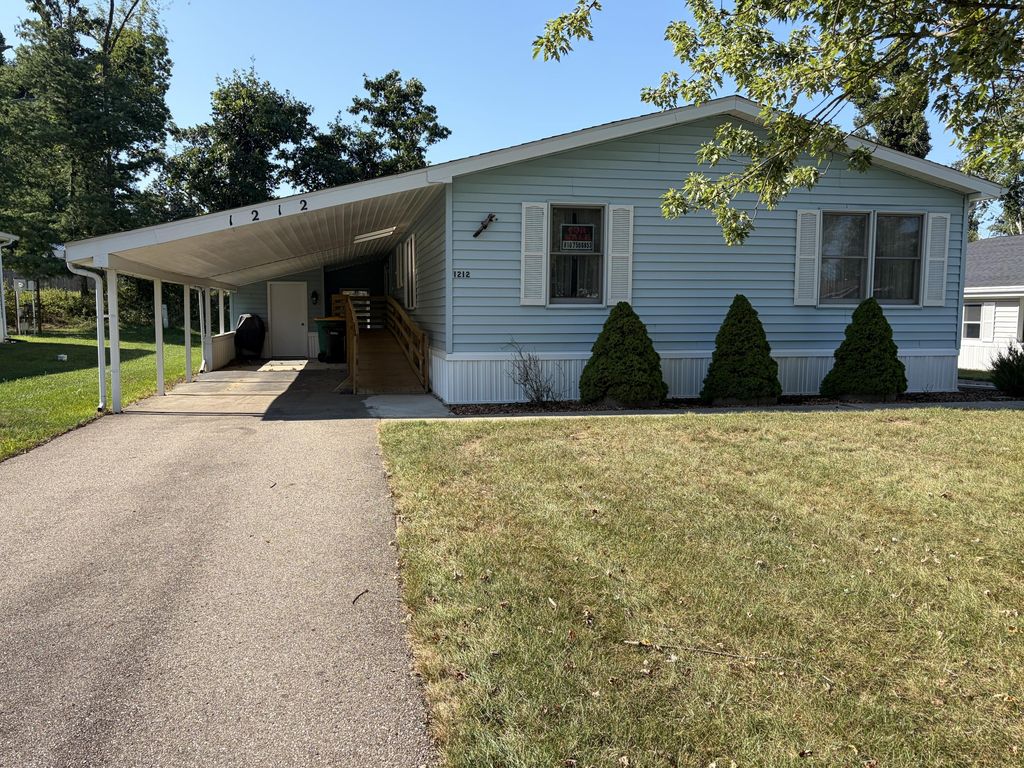 1212 Oak Brook Lane, Portage city
