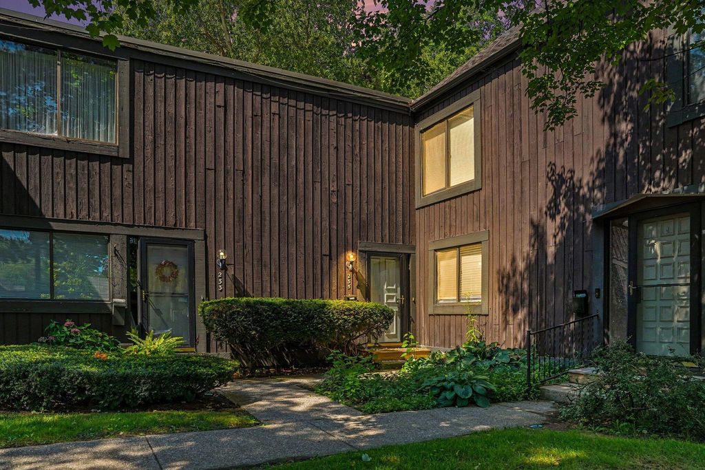 235 Durness Court, Kalamazoo