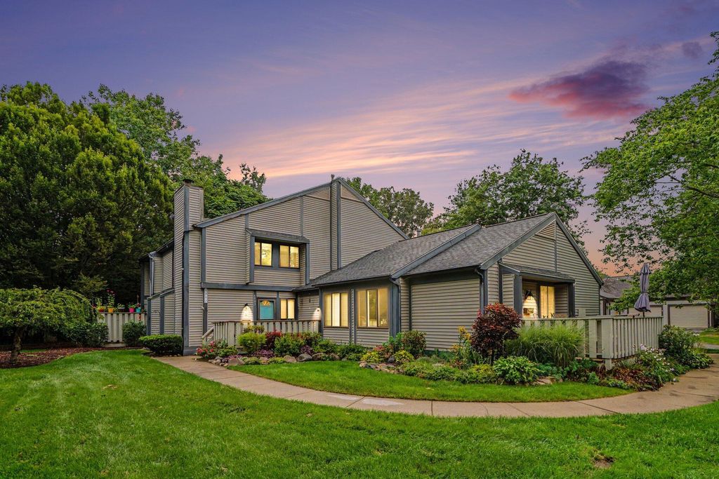 4802 Foxfire Trail, Portage
