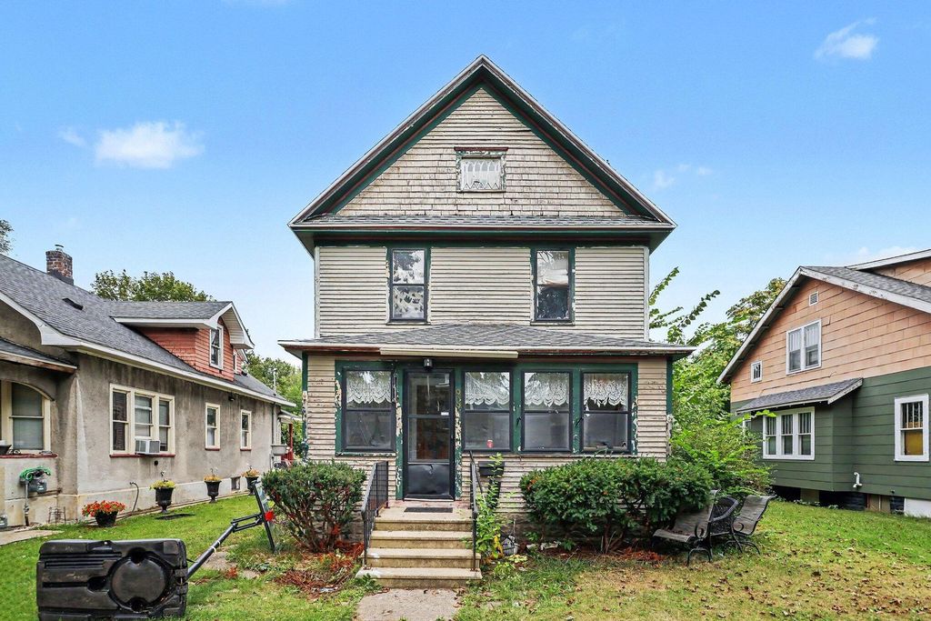 909 Clinton Avenue, Kalamazoo city