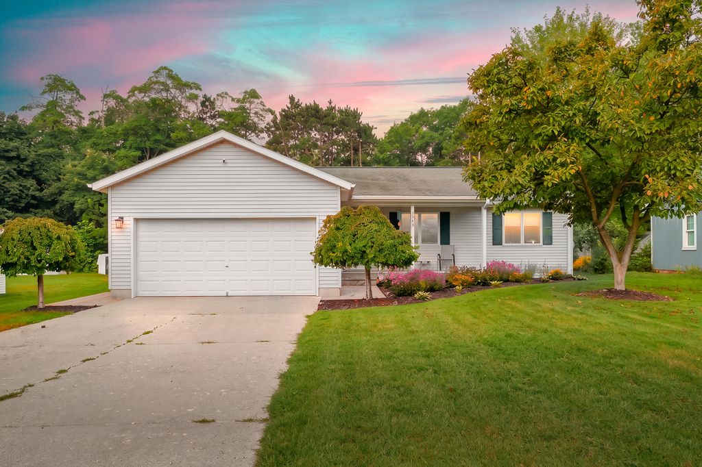 3343 John Street, Ravenna village