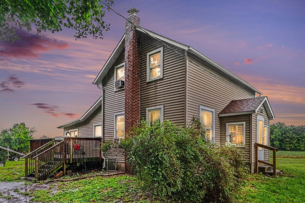 19367 T Drive S, Clarendon township