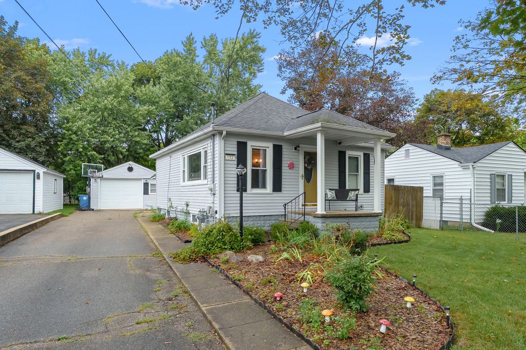 152 Albany Street, Kalamazoo city