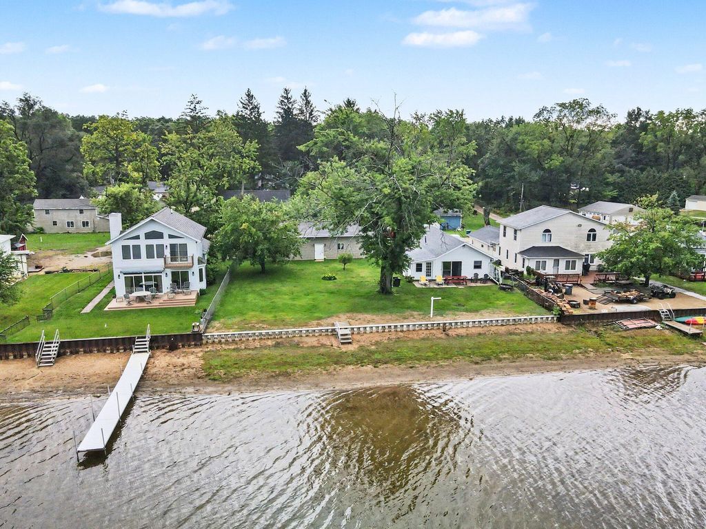 11334 E Shore Drive, Delton