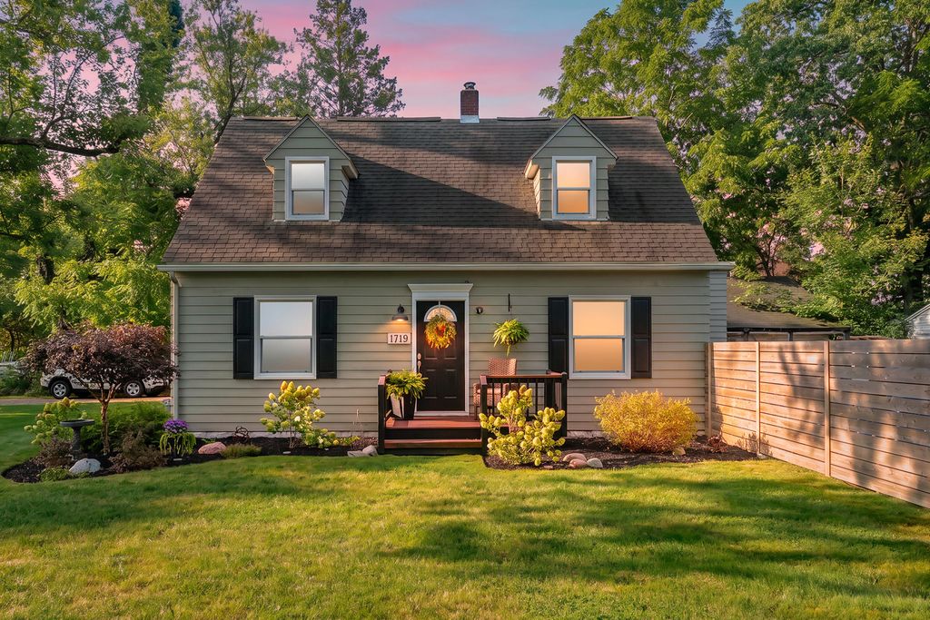 1719 Alamo Avenue, Kalamazoo charter township