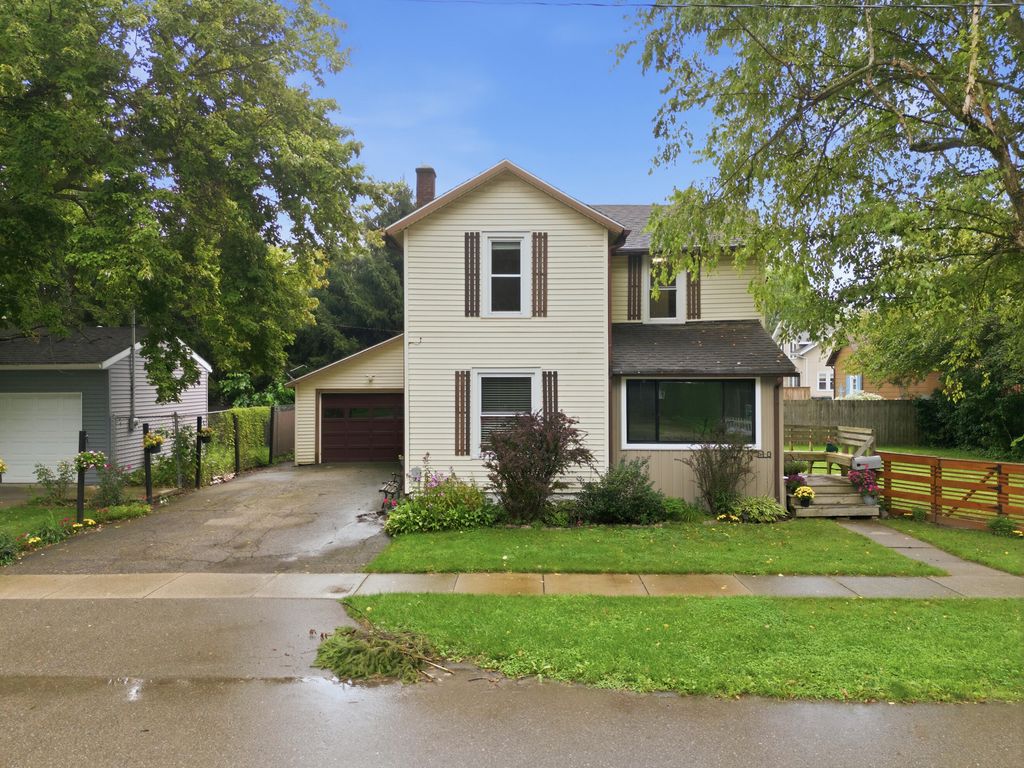 110 N Pearl Street, Vicksburg village