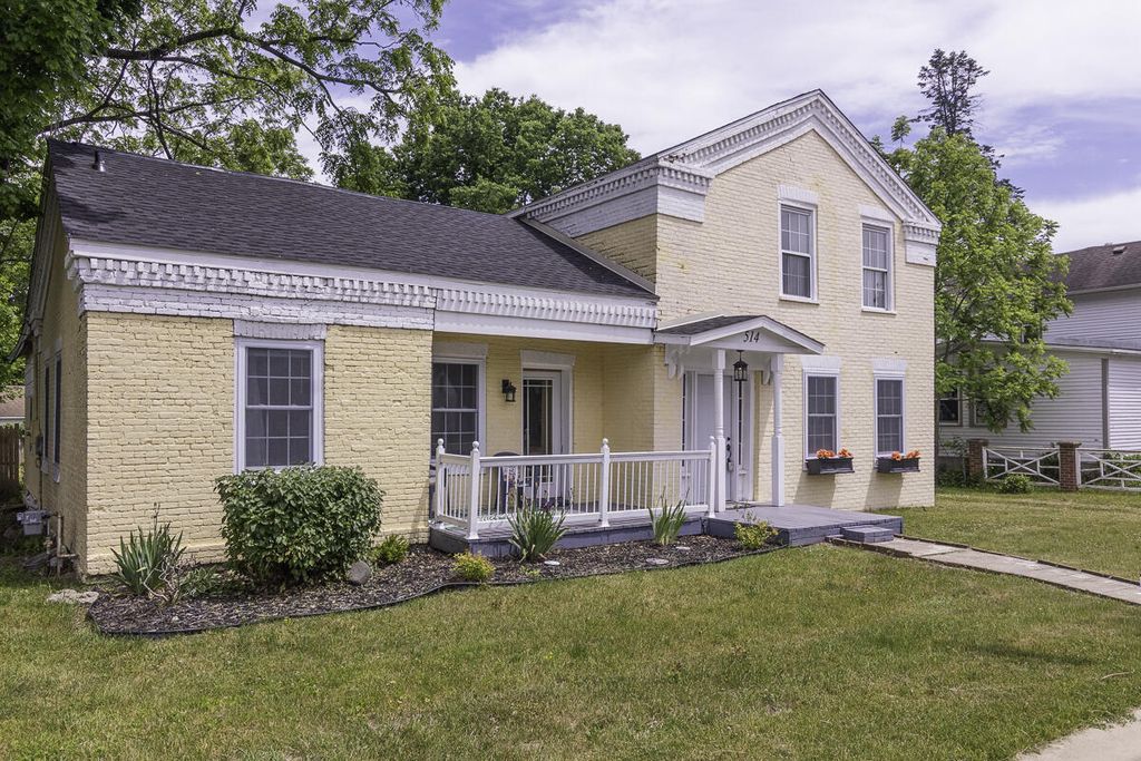 514 Kalamazoo Street, Paw Paw village