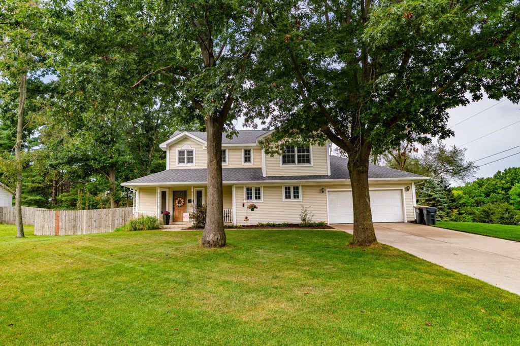 765 Chadds Ford Way, Kalamazoo