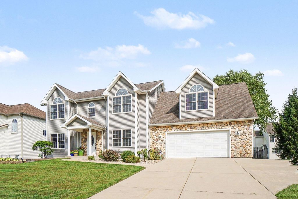 7875 Reindeer Street, Portage