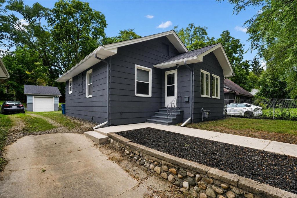 70 Kelley Avenue, Battle Creek