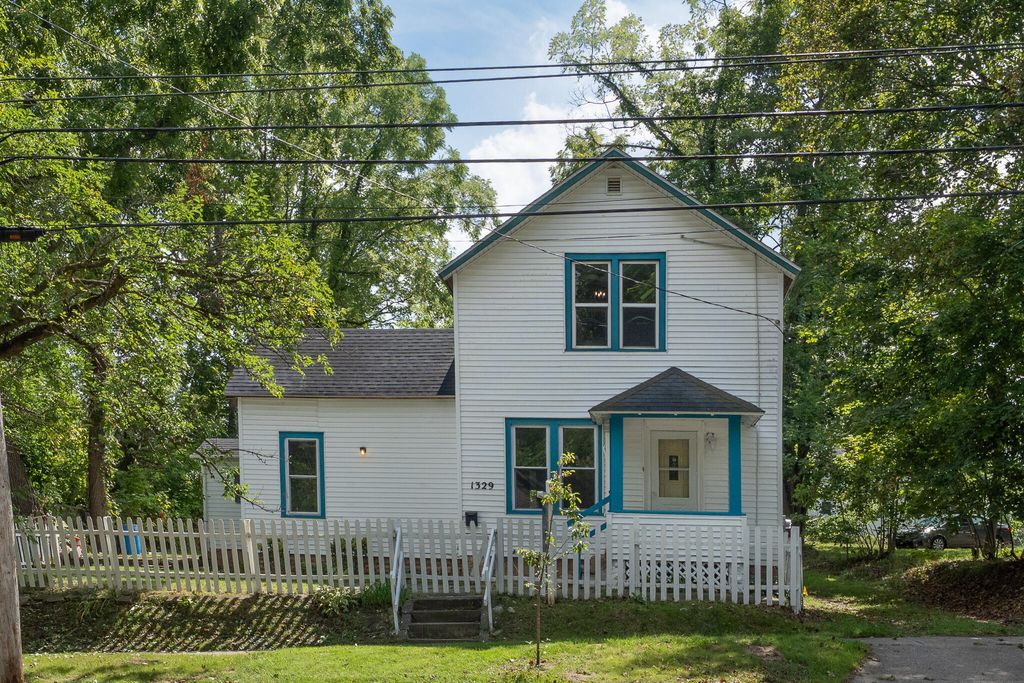 1329 W North Street, Kalamazoo