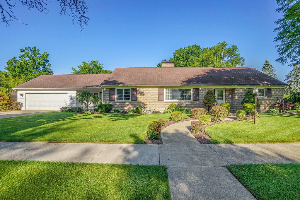906 Walnut Street, Three Rivers