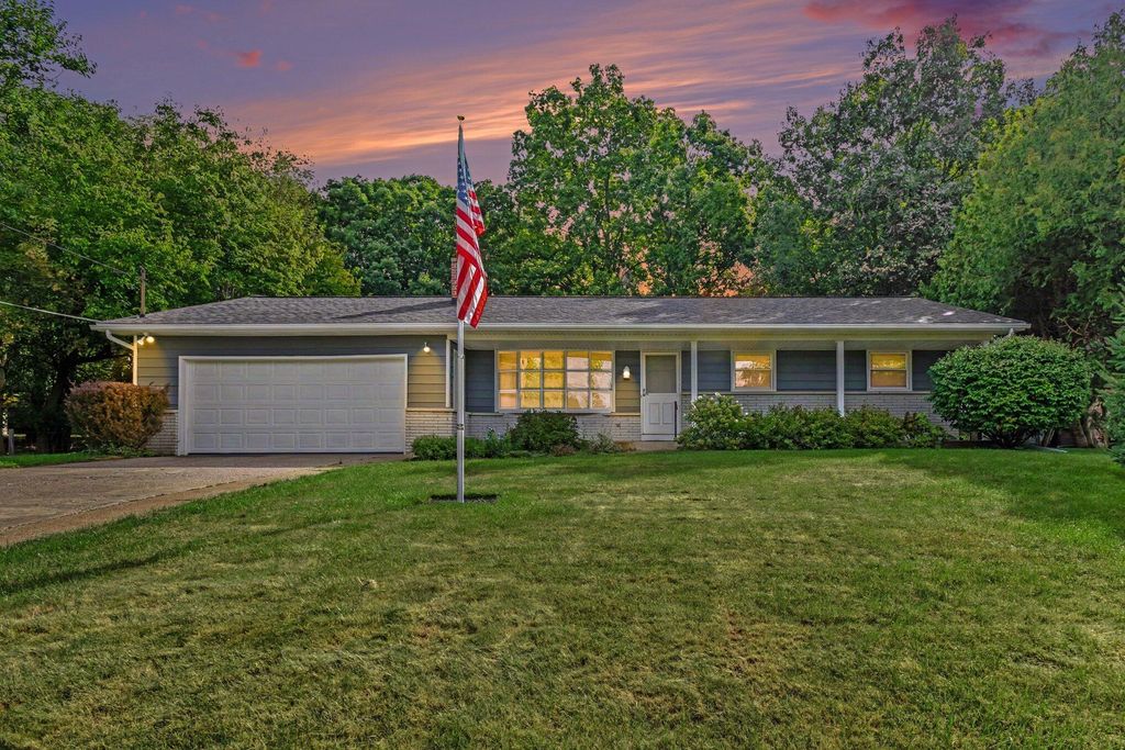 5482 Lindenwood Street, Kalamazoo