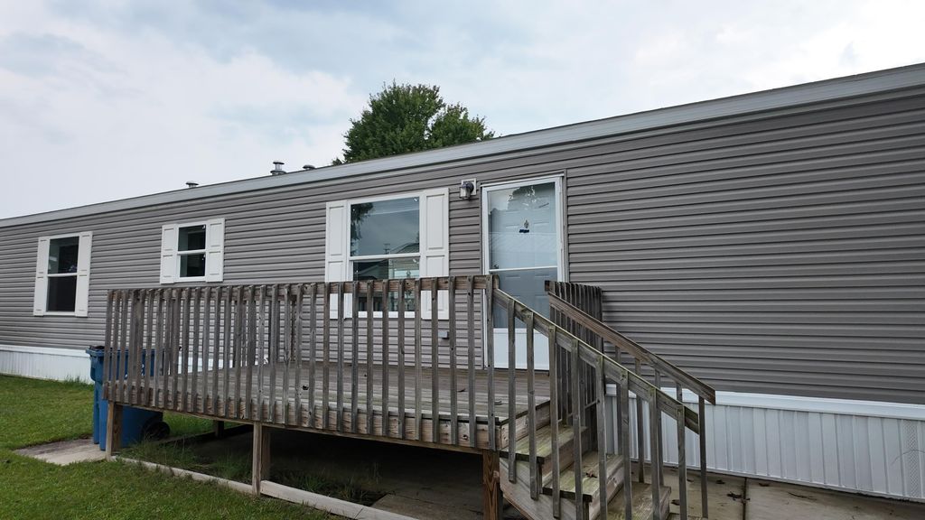 69205 Garver Lake Road Unit: 30, Ontwa township