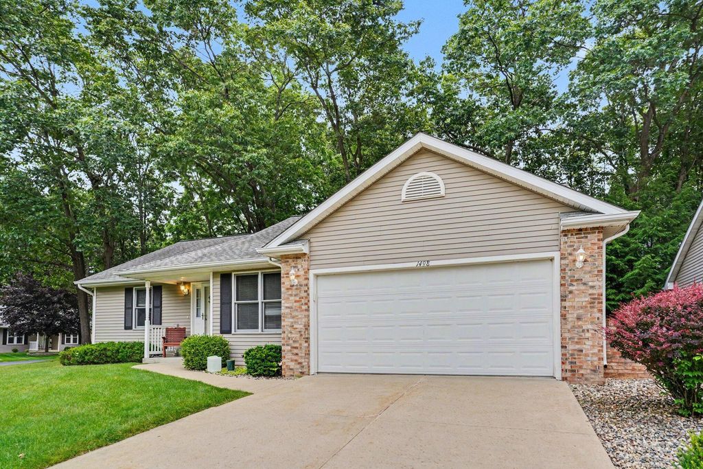 1498 Estero Drive, Portage