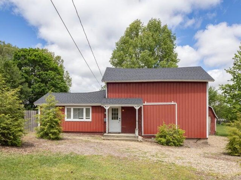 202 2nd Avenue, Plainwell