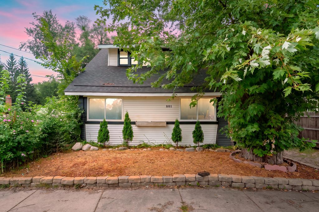 801 Wallace Avenue, Kalamazoo