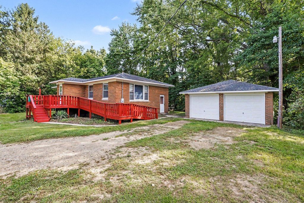 6221 Pierce Street, Coloma