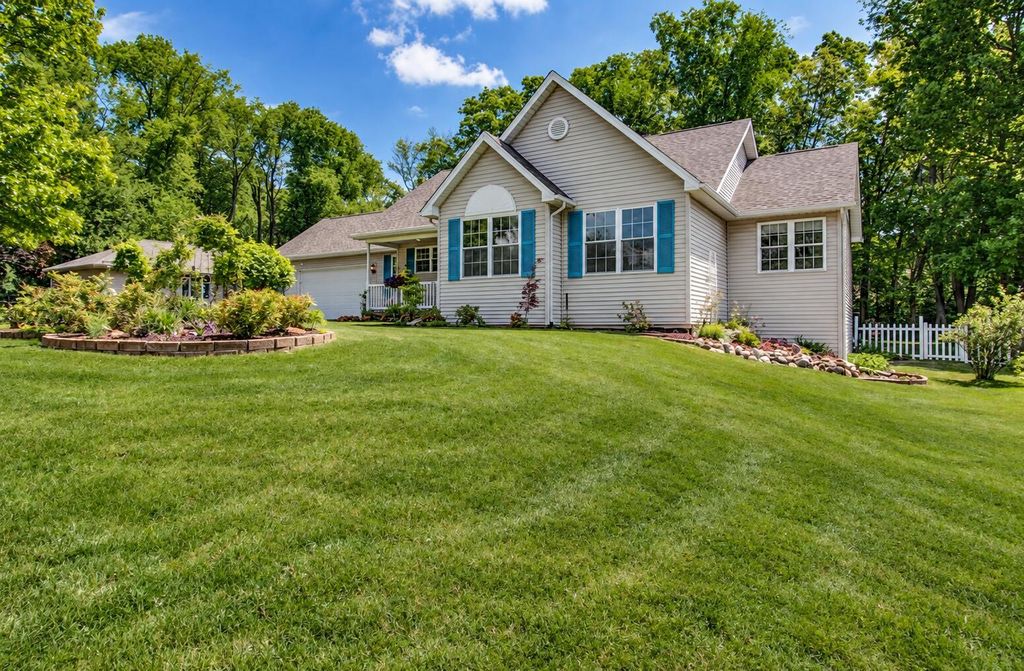 226 Embury Drive, Battle Creek