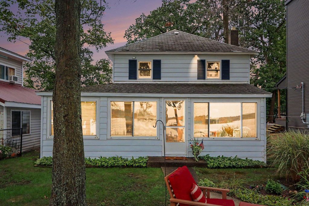 11110 E Shore Drive, Delton