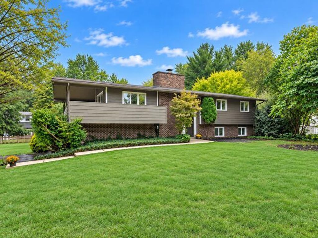 5285 Burning Tree Road, Kalamazoo
