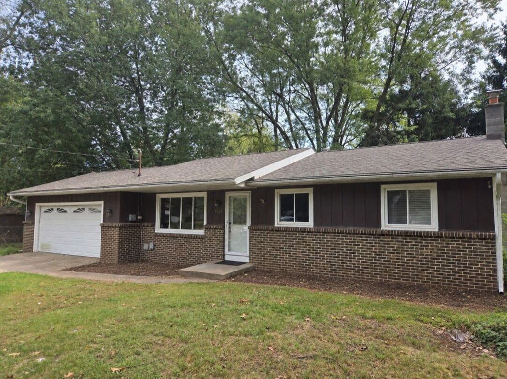 1422 Lake Avenue, Portage