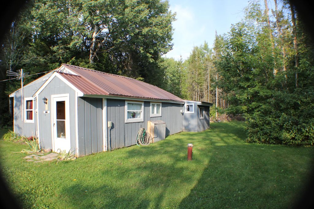 31165 S Maxton Road, Drummond Island