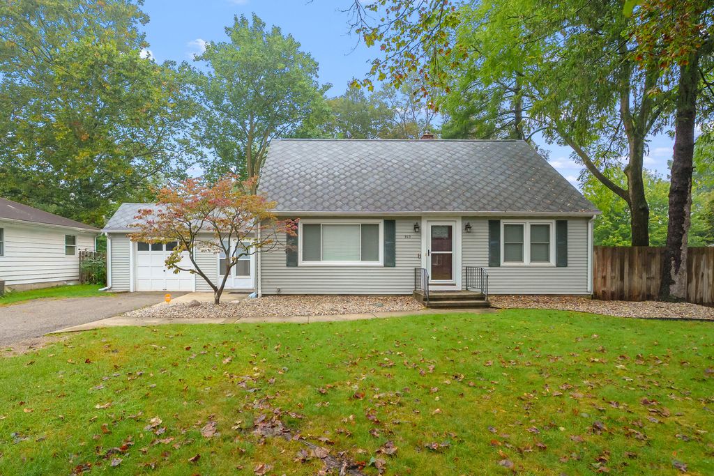 910 Farrell Avenue, Kalamazoo