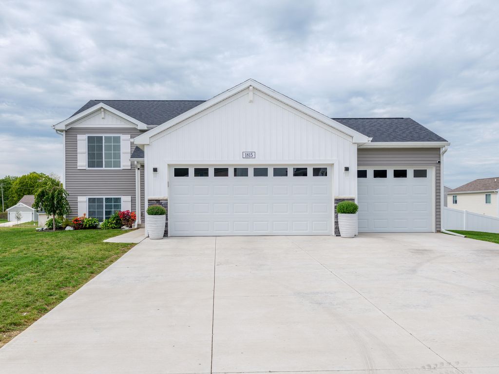 1815 Orista Drive, Galesburg