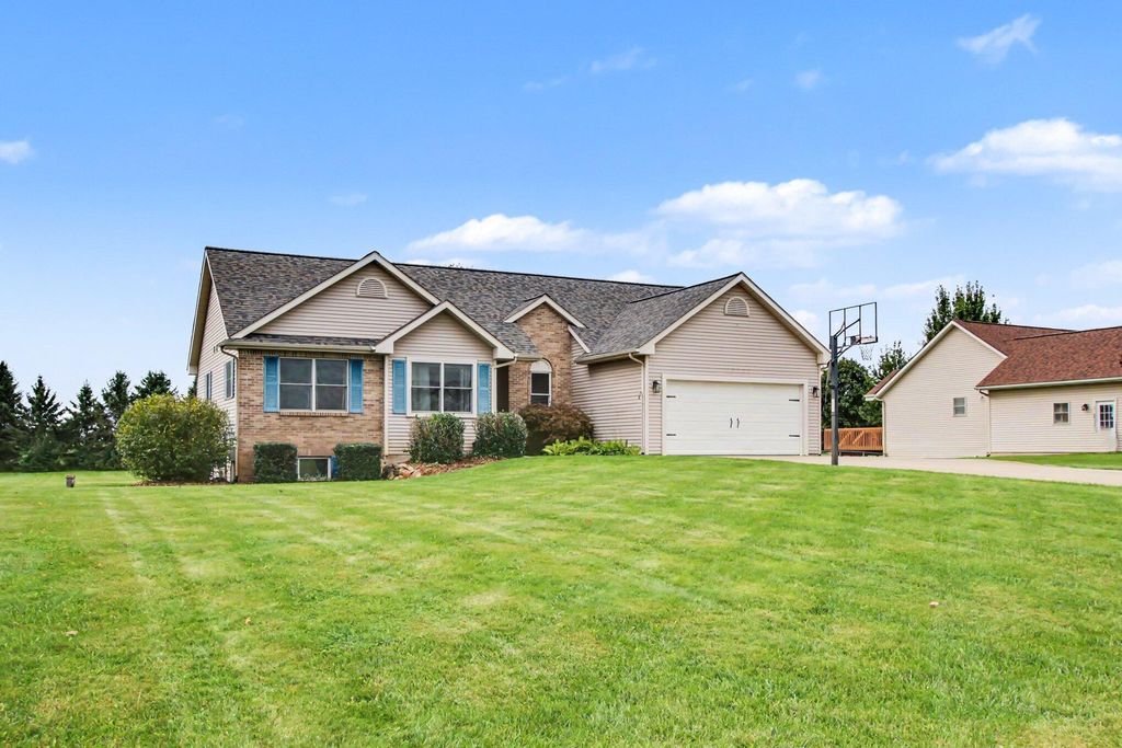 27357 Birmingham Court, Paw Paw