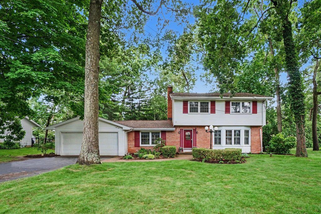 6821 Isabelle Street, Portage