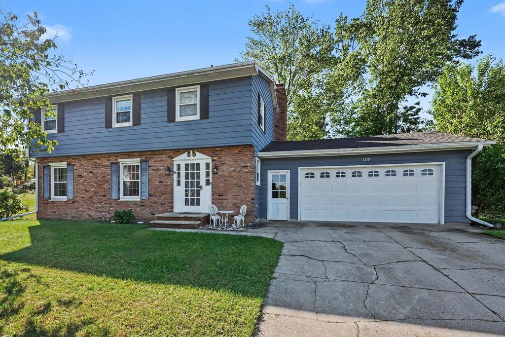 1319 Royal Oak Avenue, Portage