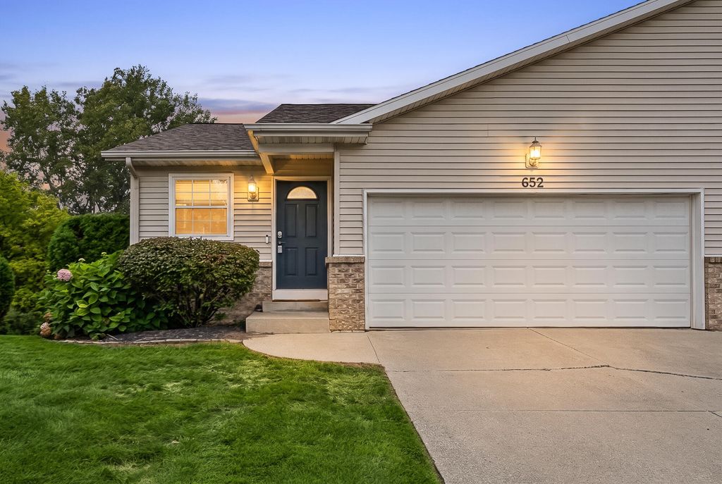 652 Wilshire Court Unit: 5, Holland