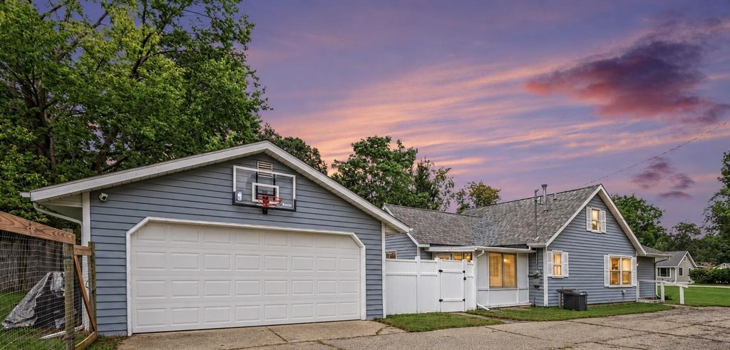 533 W Cherry Street, Wayland