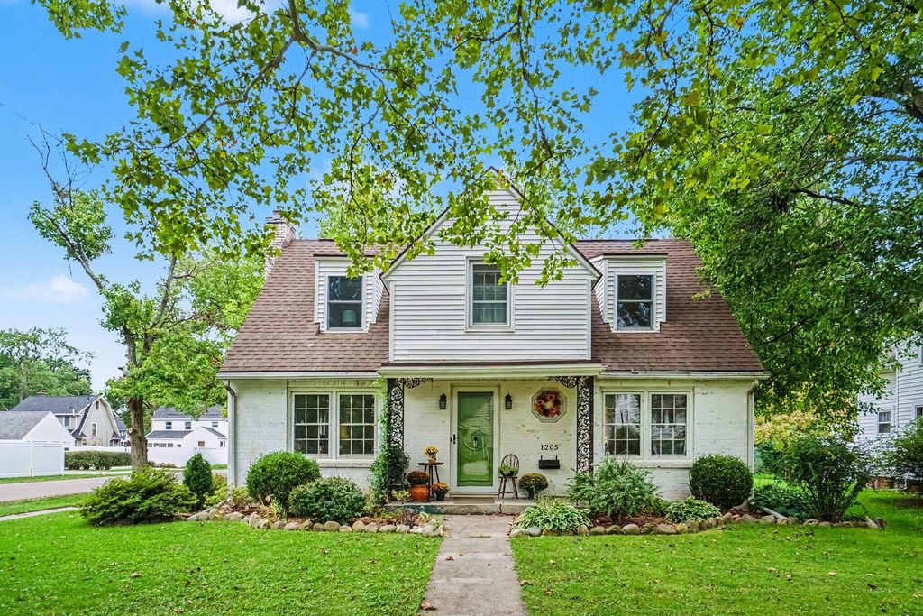 1205 Cambridge Drive, Kalamazoo